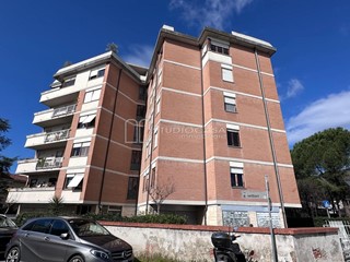 Appartamento in Vendita a Pisa, 295'000&euro;, 120 m², con Box