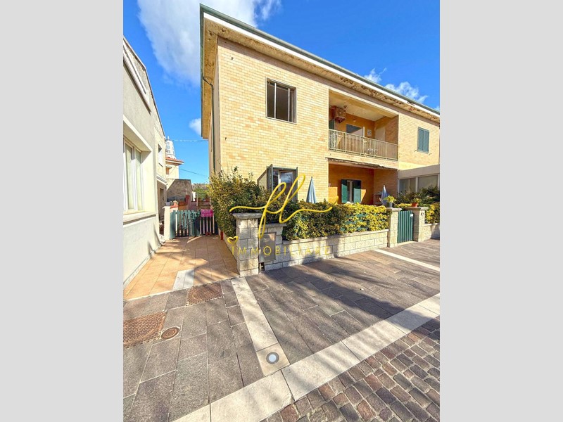 Trilocale in Vendita a Cecina, zona Cecina Marina, 290'000&euro;, 79 m²