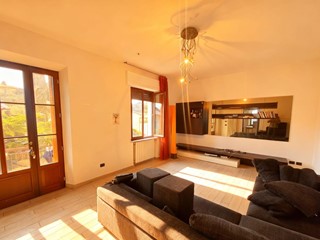 Appartamento in Vendita a Castelnuovo Berardenga, zona Vagliagli, 170'000&euro;, 178 m², arredato, con Box