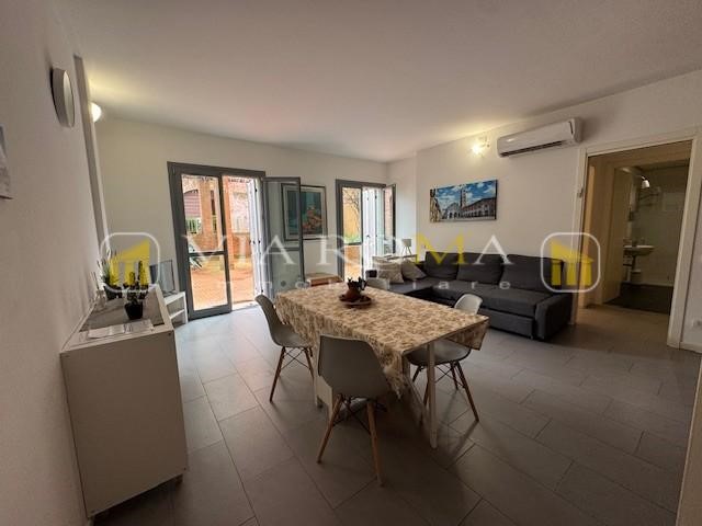 Bilocale in Vendita a Lucca, 395'000&euro;, 65 m², arredato, con Box