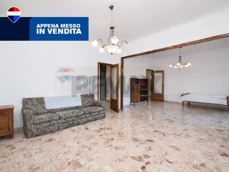 Appartamento in Vendita a Catania, 179'000&euro;, 140 m²