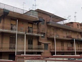 Trilocale in Vendita a Aci Catena, 65'000&euro;, 113 m²
