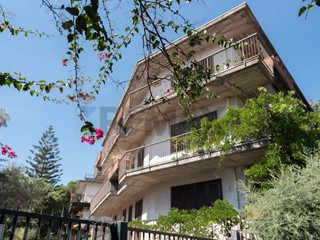 Quadrilocale in Vendita a Valverde, 125'000&euro;, 98 m²