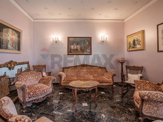 Appartamento in Vendita a Siracusa, 210'000&euro;, 201 m²