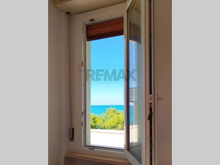 Quadrilocale in Vendita a Ancona, 150'000&euro;, 100 m²