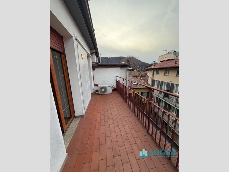 Bilocale in Vendita a Como, 268'000&euro;, 81 m²