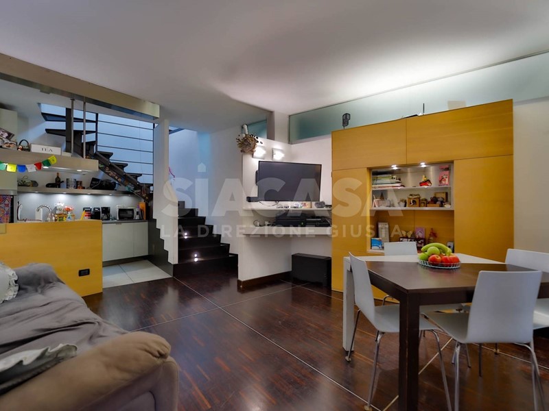 Trilocale in Vendita a Lomagna, 218'000&euro;, 137 m²