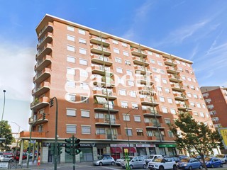 Bilocale in Vendita a Torino, 125'000&euro;, 70 m²
