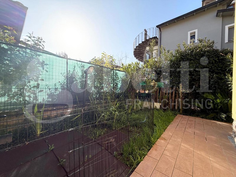 Trilocale in Vendita a Bastia Umbra, 125'000&euro;, 70 m², con Box