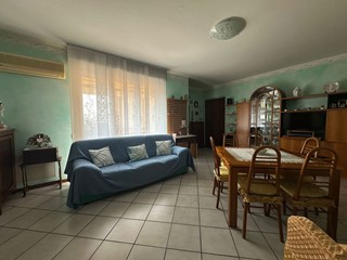 Trilocale in Vendita a Chiari, 175'000&euro;, 120 m², con Box