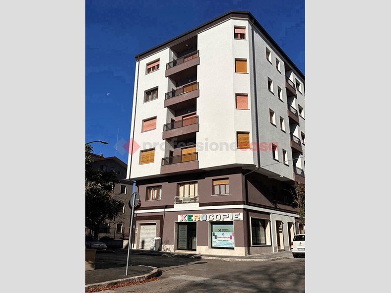 Appartamento in Vendita a Avezzano, 159'000&euro;, 130 m², arredato
