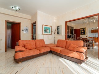 Appartamento in Vendita a Aci Castello, 195'000&euro;, 122 m², con Box