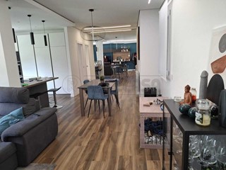 Appartamento in Vendita a Siracusa, 240'000&euro;, 118 m²