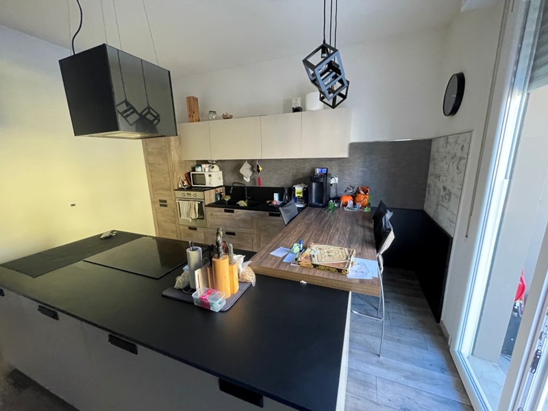 Appartamento in Vendita a Modena, zona Sacca, 360'000&euro;, 184 m², con Box