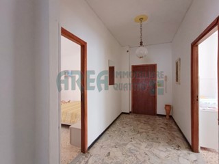 Appartamento in Vendita a Imperia, zona Porto Maurizio, 190'000&euro;, 132 m²