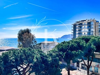 Appartamento in Vendita a Savona, zona Fornaci, 349'000&euro;, 134 m²