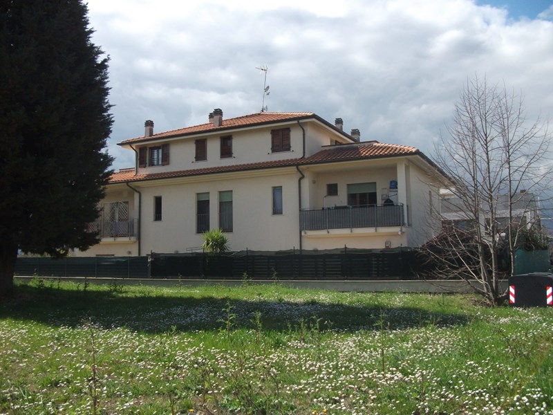 Quadrilocale in Vendita a San Costanzo, zona SOLFANUCCIO, 130'000&euro;, 83 m², con Box