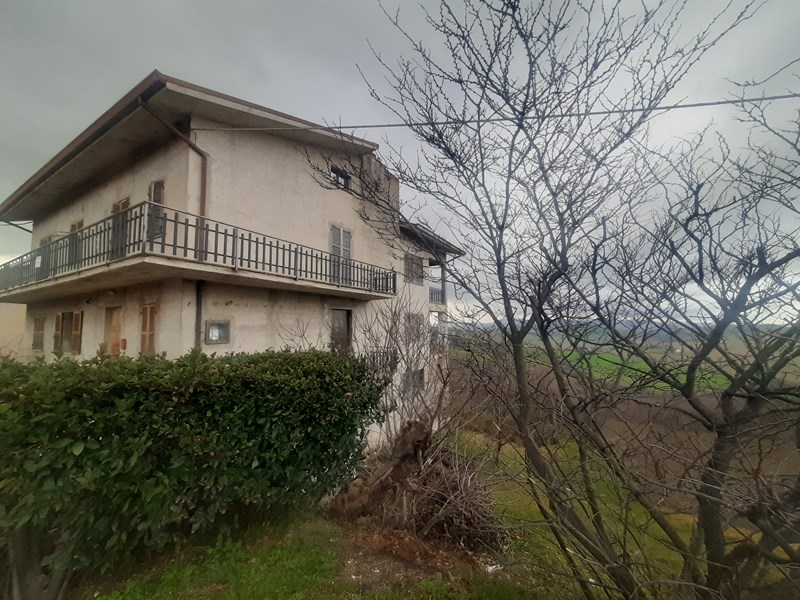 Appartamento in Vendita a Terre Roveresche, zona ORCIANO, 130'000&euro;, 160 m², con Box
