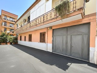 Quadrilocale in Vendita a Mondragone, zona VIA TESSAGLIA, 95'000&euro;, 90 m²