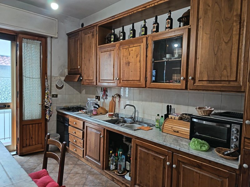 Quadrilocale in Vendita a Prato, 250'000&euro;, 80 m², con Box