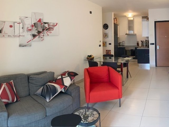 Trilocale in Vendita a Pisa, 260'000&euro;, 80 m², arredato, con Box