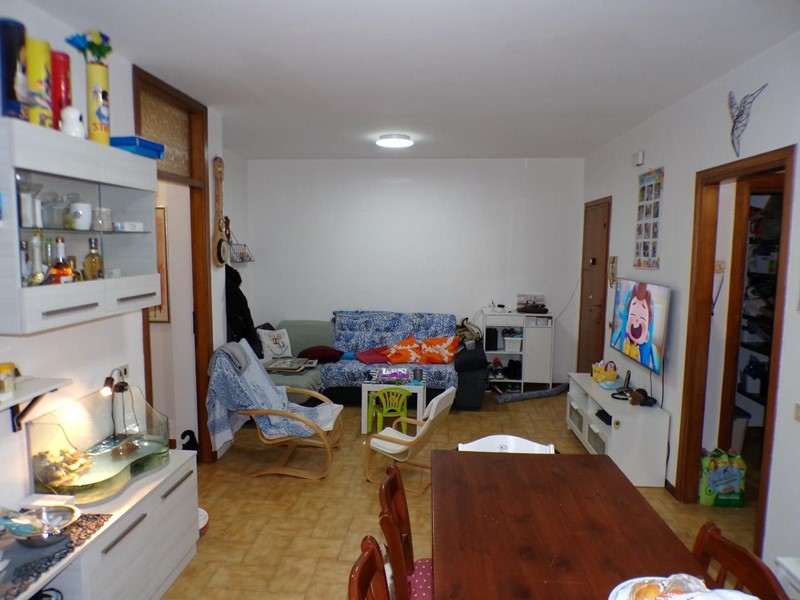 Quadrilocale in Vendita a Cascina, zona Navacchio, 148'000&euro;, 75 m², con Box