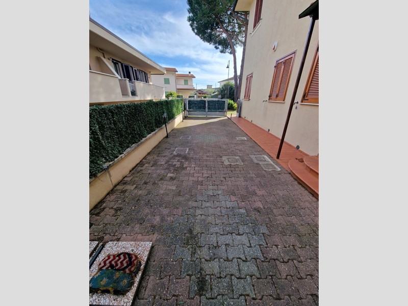 Trilocale in Vendita a Collesalvetti, 175'000&euro;, 75 m², arredato