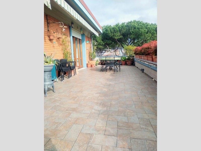 Attico in Vendita a Massa, 498'000&euro;, 140 m², con Box