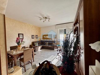 Quadrilocale in Vendita a Carrara, zona Marina di Carrara, 165'000&euro;, 90 m²