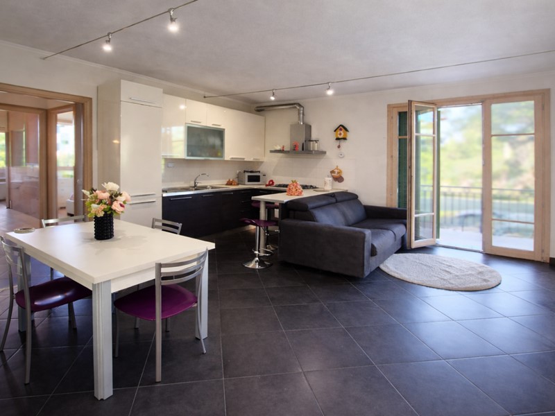 Bilocale in Vendita a Lucca, zona San Marco, 215'000&euro;, 65 m², arredato