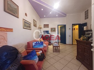 Trilocale in Vendita a Monteriggioni, zona Castellina Scalo, 85'000&euro;, 74 m², arredato