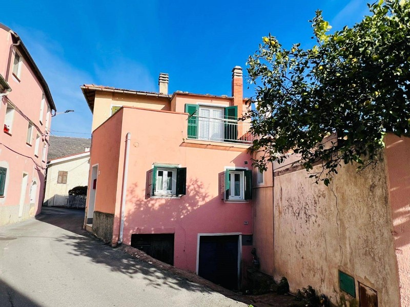 Bilocale in Vendita a Diano Arentino, 98'000&euro;, 61 m²