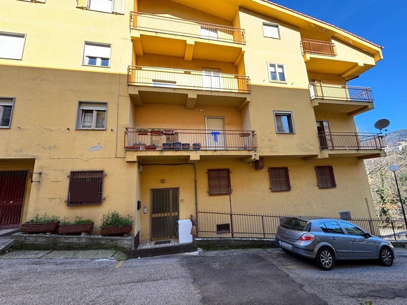 Appartamento in Vendita a Spezzano della Sila, 57'000&euro;, 120 m²