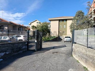 Quadrilocale in Vendita a Belpasso, 105'000&euro;, 90 m²