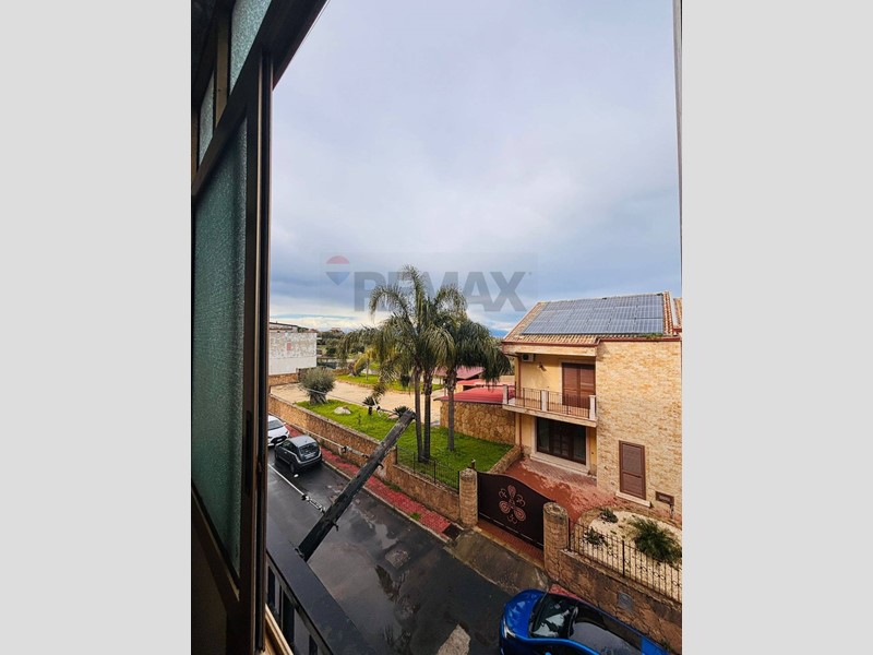 Appartamento in Vendita a Melilli, 75'000&euro;, 117 m²