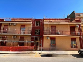 Appartamento in Vendita a Priolo Gargallo, 70'000&euro;, 160 m²