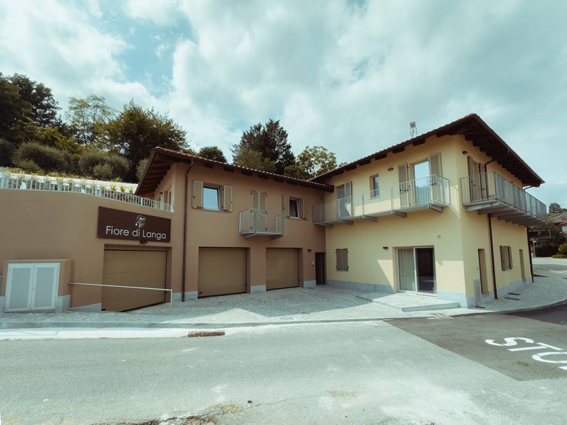 Appartamento in Vendita a Monforte d'Alba, 1'650'000&euro;, 1300 m²