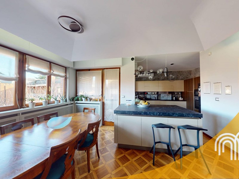 Appartamento in Vendita a Torino, 375'000&euro;, 225 m²