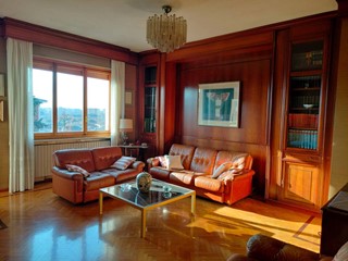 Appartamento in Vendita a Alessandria, 165 m²