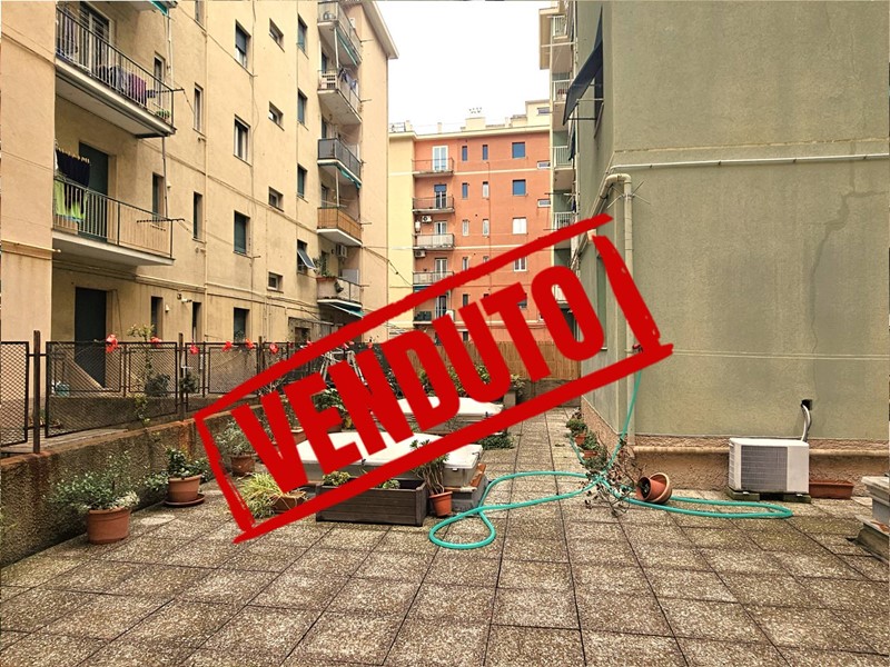 Appartamento in Vendita a Genova, 89'000&euro;, 73 m²