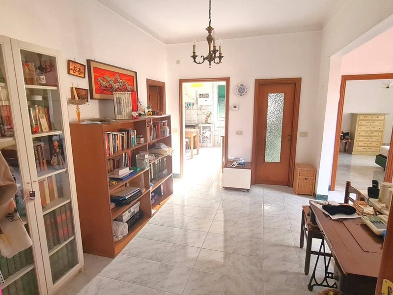 Appartamento in Vendita a Genova, 79'000&euro;, 90 m²