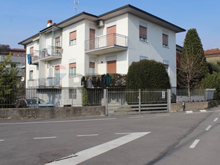 Trilocale in Vendita a Presezzo, 125'000&euro;, 85 m²
