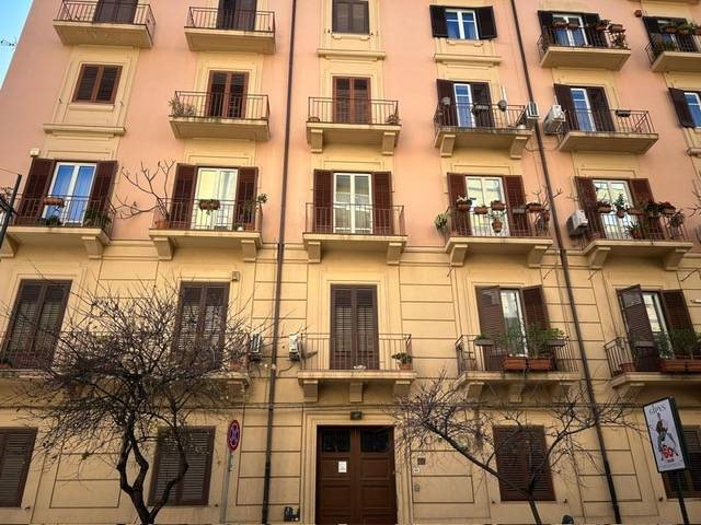 Appartamento in Vendita a Palermo, 380'000&euro;, 175 m²