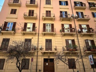 Appartamento in Vendita a Palermo, 380'000&euro;, 175 m²