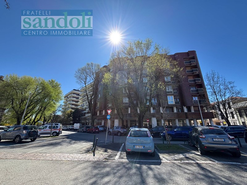Trilocale in Vendita a Vercelli, 82'000&euro;, 90 m²