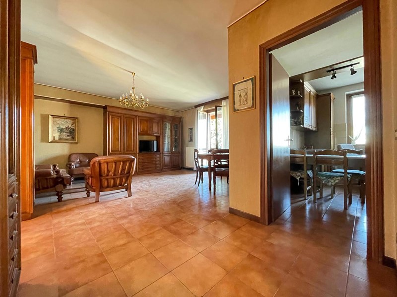 Trilocale in Vendita a Cassinetta di Lugagnano, 179'000&euro;, 108 m², con Box