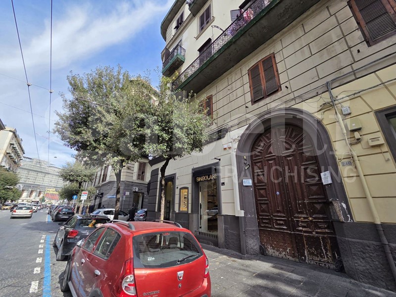 Appartamento in Vendita a Napoli, 370'000&euro;, 140 m²