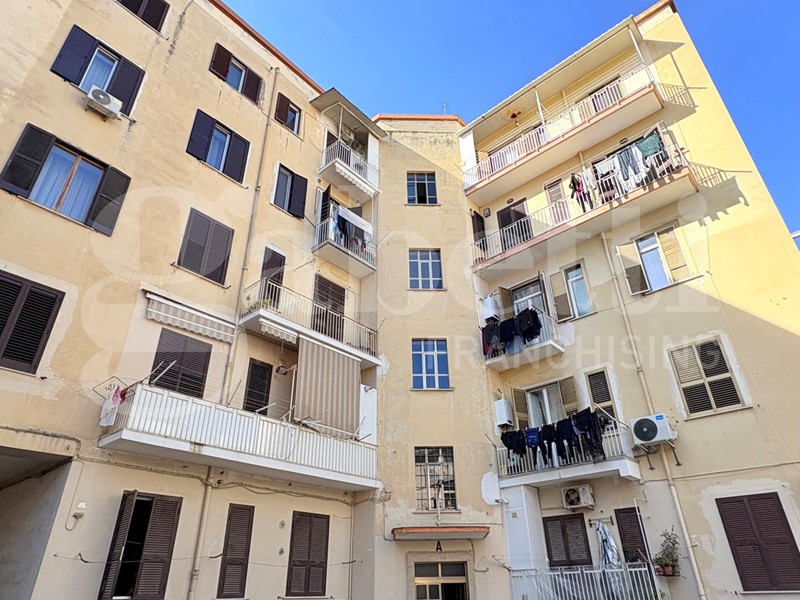 Quadrilocale in Vendita a Bari, 170'000&euro;, 120 m²