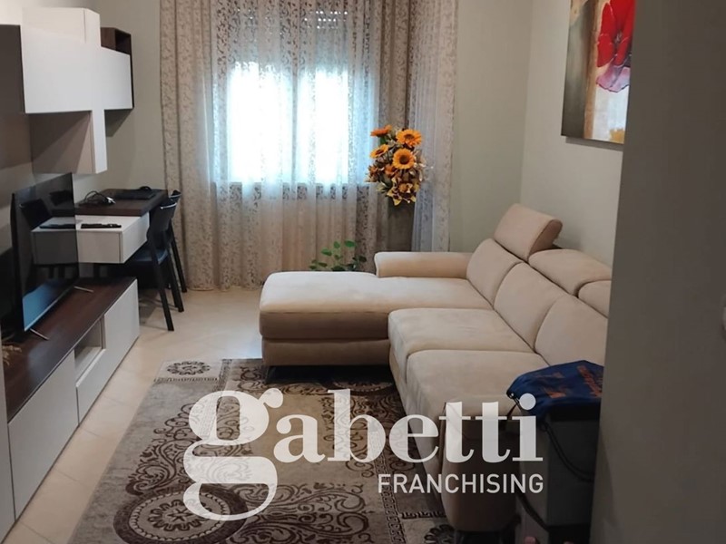 Trilocale in Vendita a Ciriè, 155'000&euro;, 85 m², arredato, con Box