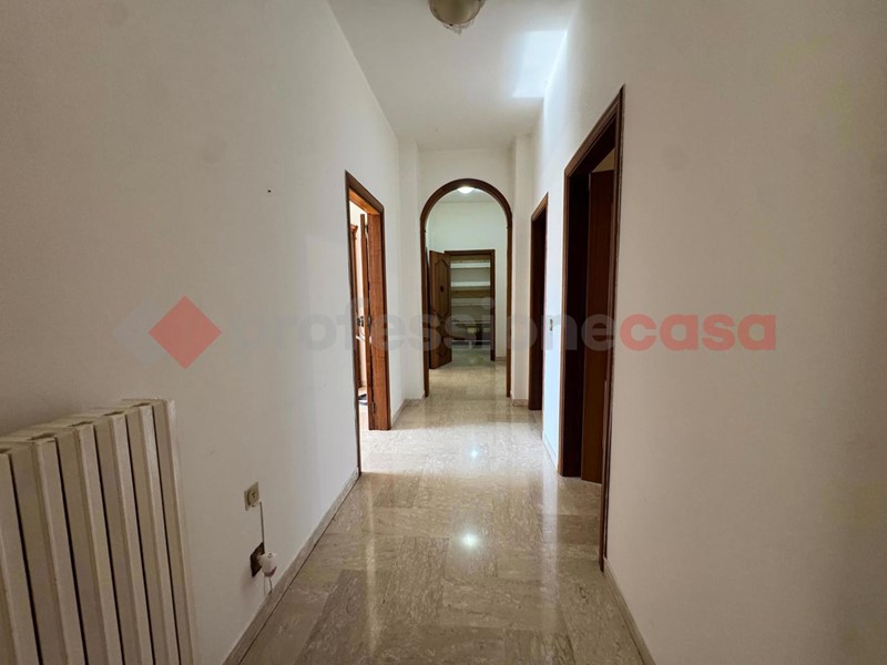Appartamento in Vendita a Leporano, 135'000&euro;, 110 m², con Box